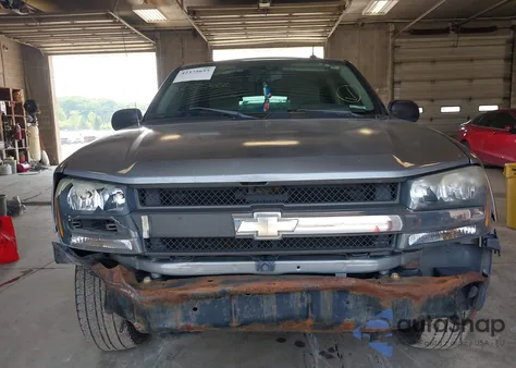 2005 Chevrolet Trailblazer Ls z USA, uszkodzony, nr VIN 1GNDT13S352310528